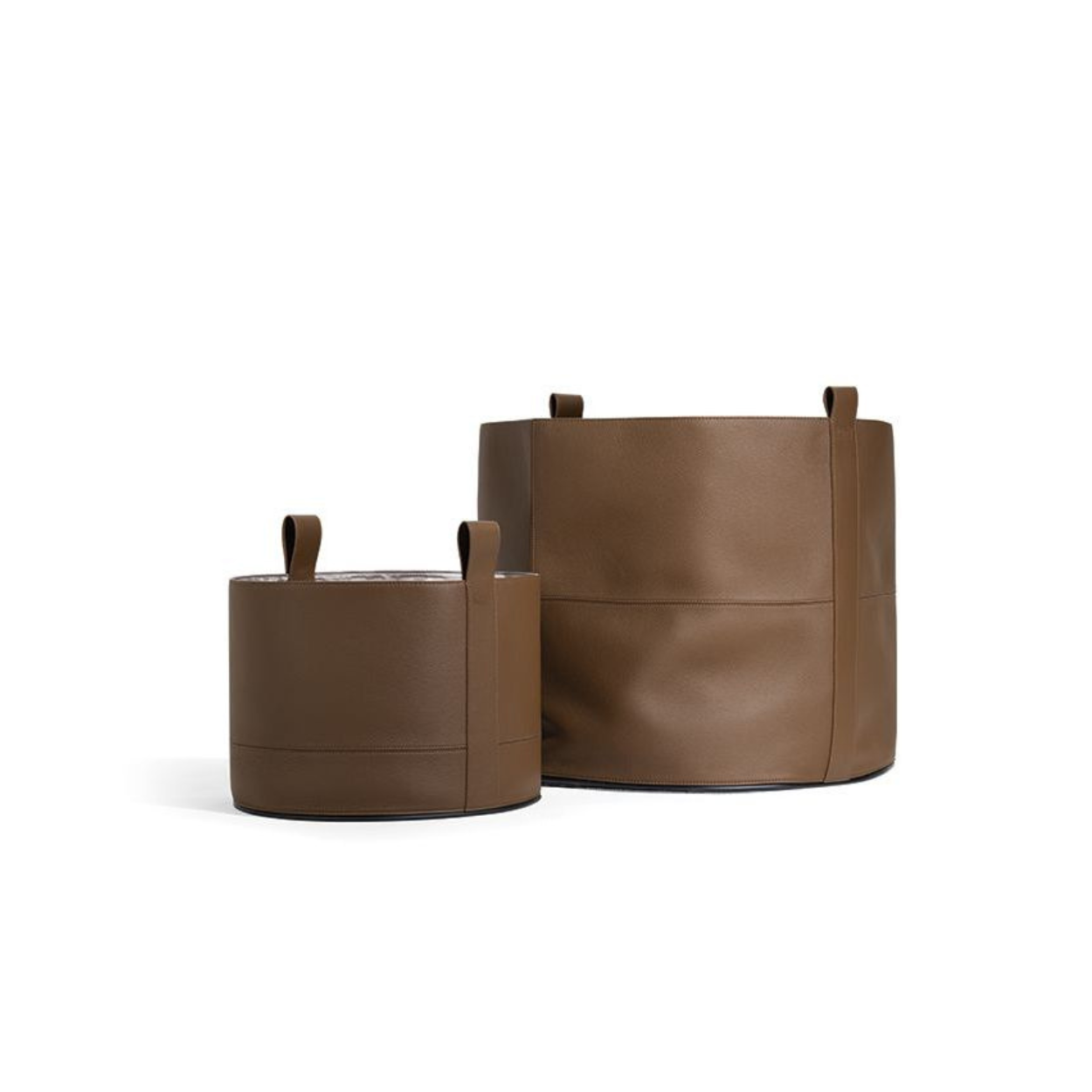 Кожаная корзина LEATHER BASKET D60 5PF0051406644 от Poltrona Frau